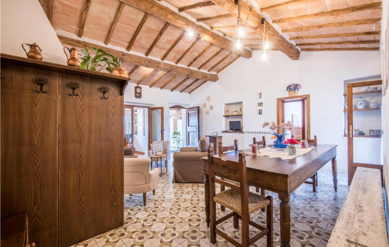 Gorgeous Home In Montalcino With Kitchen Exteriér fotografie