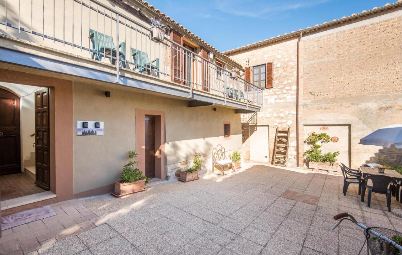 Gorgeous Home In Montalcino With Kitchen Exteriér fotografie