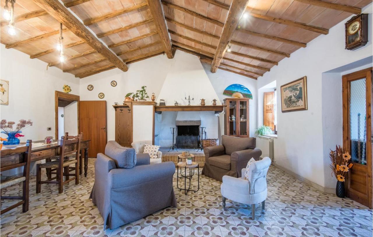 Gorgeous Home In Montalcino With Kitchen Exteriér fotografie